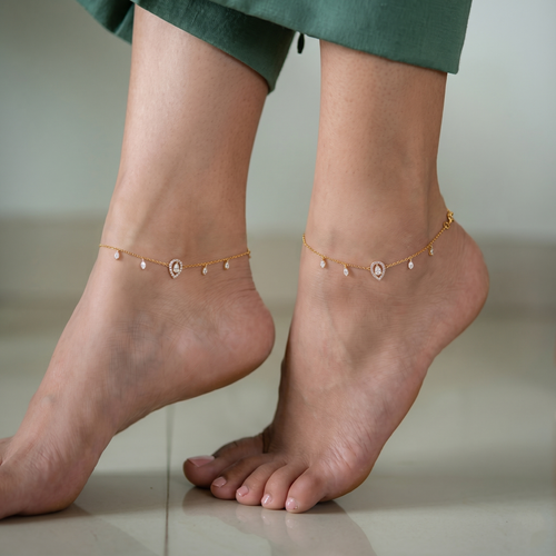 Dainty Teardrop Charm Anklet. ,  hover